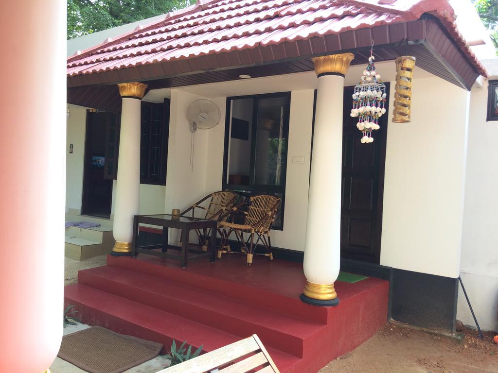 Marari John'S Beach Apartment Mararikulam Exterior photo